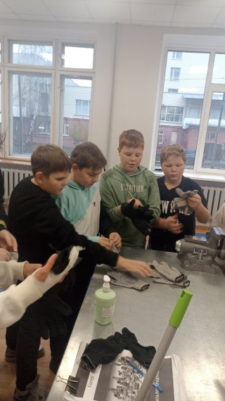 Сегодня ученики 6 «А» класса посетили Ижевский монтажный техникум.